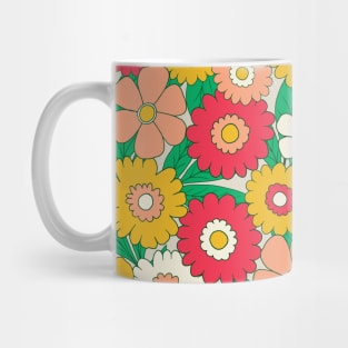 Groovy retro flower power pattern in red, green and yellow Mug